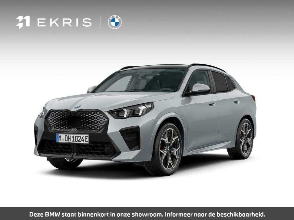 BMW iX2 xDrive30 67 kWh M Sport Edition M Sportpakket Pro |, Auto's, BMW, 479 km, IX2, Zwart, 67 kWh