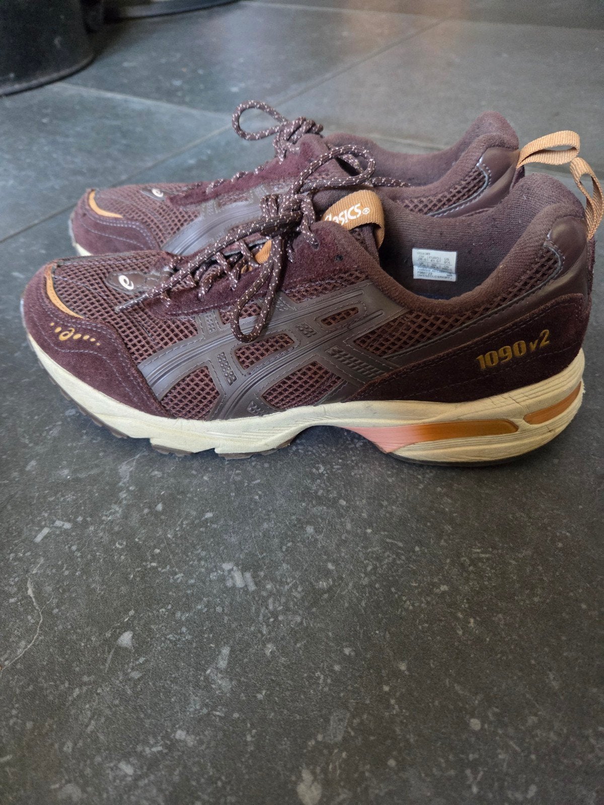 Asics maat 41,5 bruin V2 1090, Bruin, Ophalen of Verzenden, Sneakers of Gympen, Gedragen