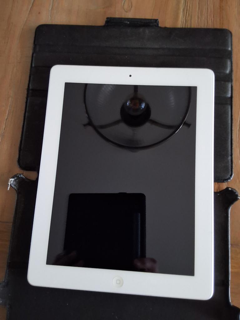 I-Pad 3 incl. Hoes, Ophalen of Verzenden, Gebruikt