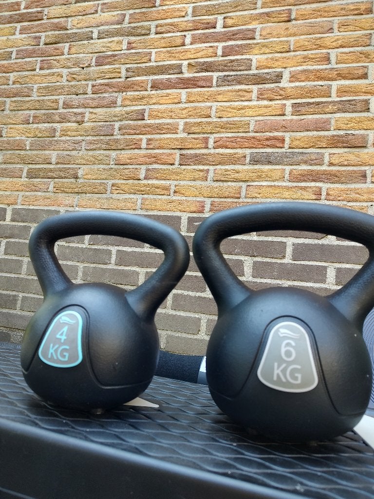 Kettlebell 4 kg en 6 kg, nieuw., Ophalen, Nieuw, Kettlebell