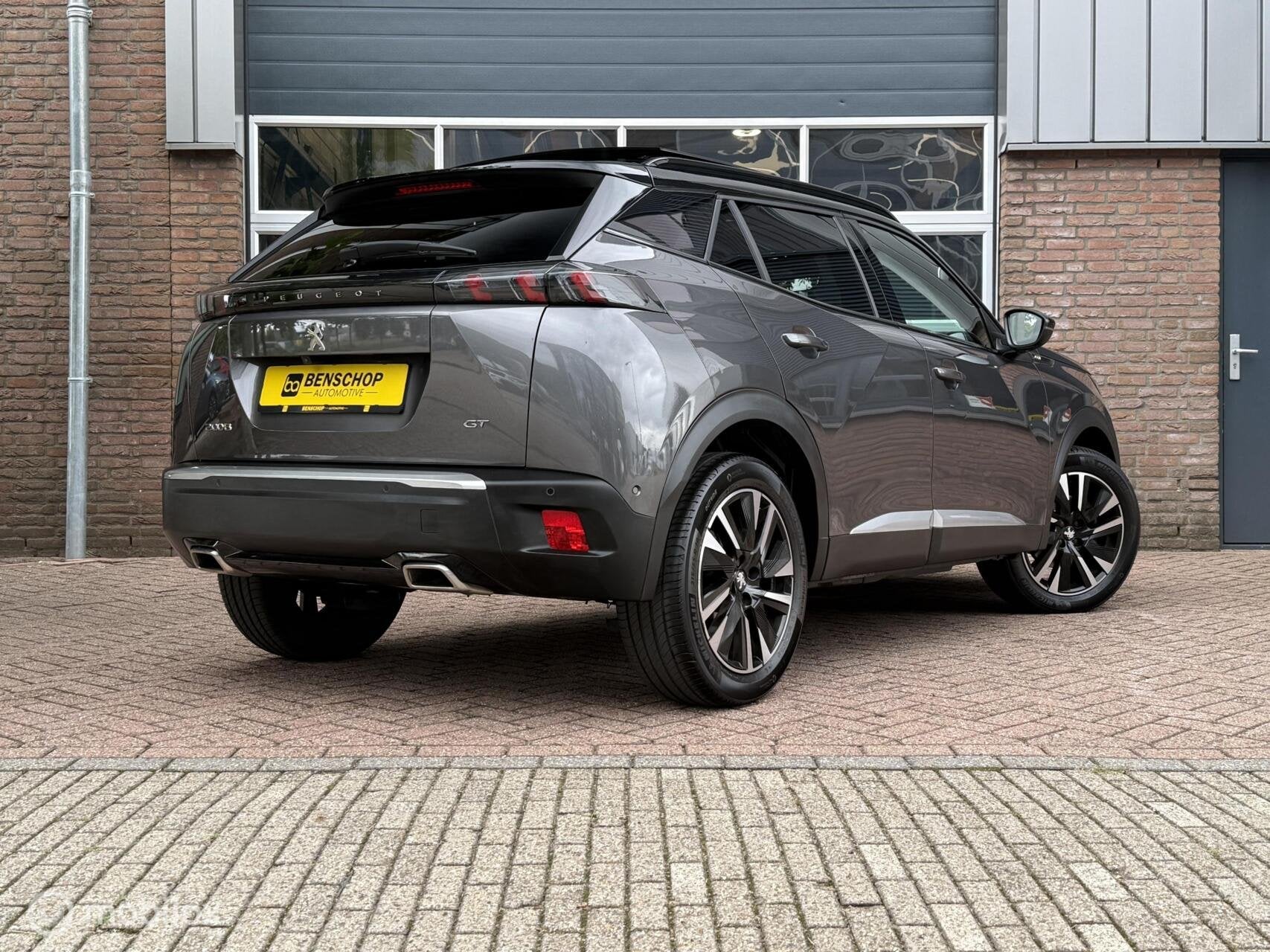 Peugeot 2008 1.2 PureTech GT Pack Panodak Virtual Navi Carpl, Auto's, Zwart, Leder, Bedrijf, 1180 kg