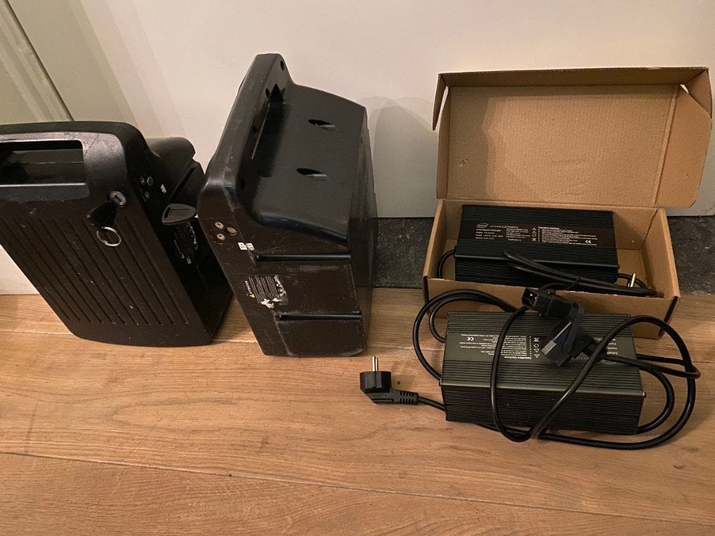 accu E shopper GTS 3.0 /  Luqi  3.0  E scooter accu, Fietsen en Brommers, Ophalen of Verzenden, Zo goed als nieuw, Elektrisch