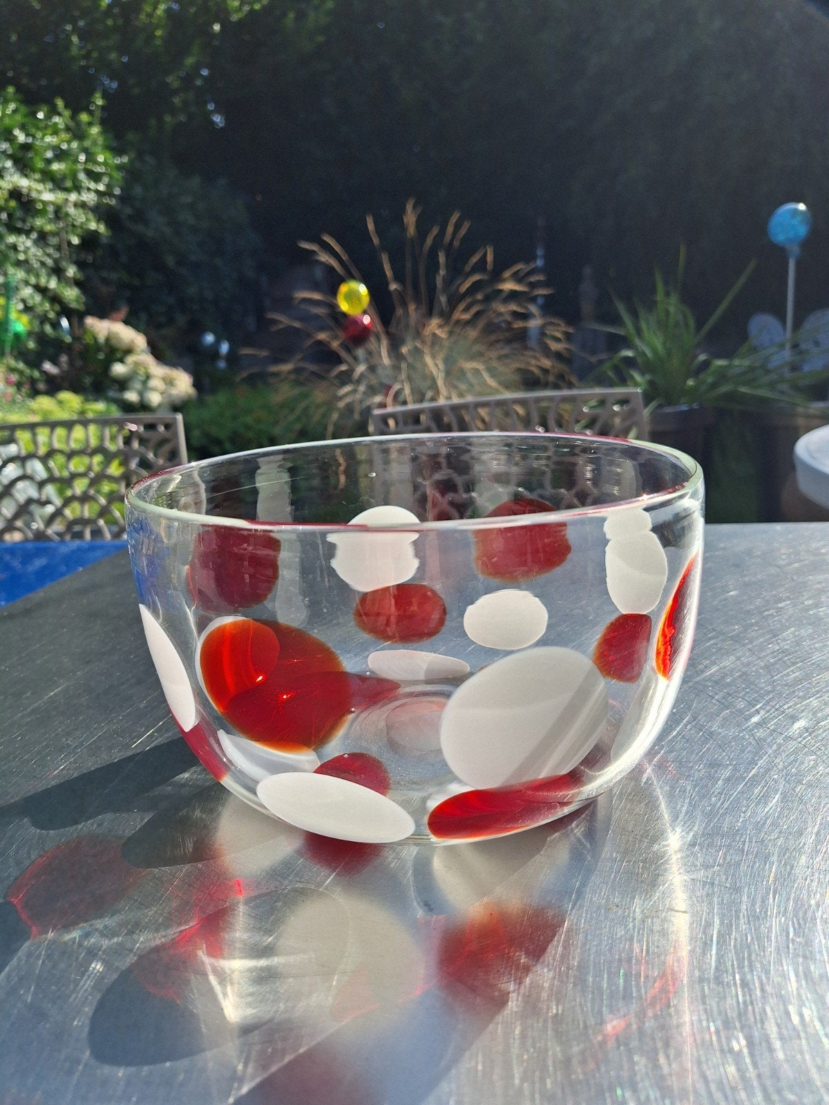Schaal rood en witte vlekken.DALEN,DRENTHE, Schaal, Rond, Ophalen of Verzenden, Glas
