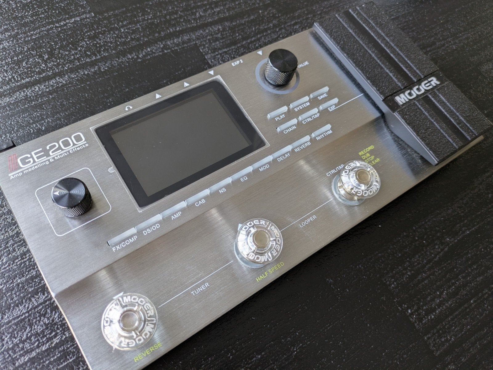 Mooer GE200 Multi-Effect Processor – Nieuwstaat, Muziek en Instrumenten, Effecten, Zo goed als nieuw, Multi-effect, Ophalen of Verzenden