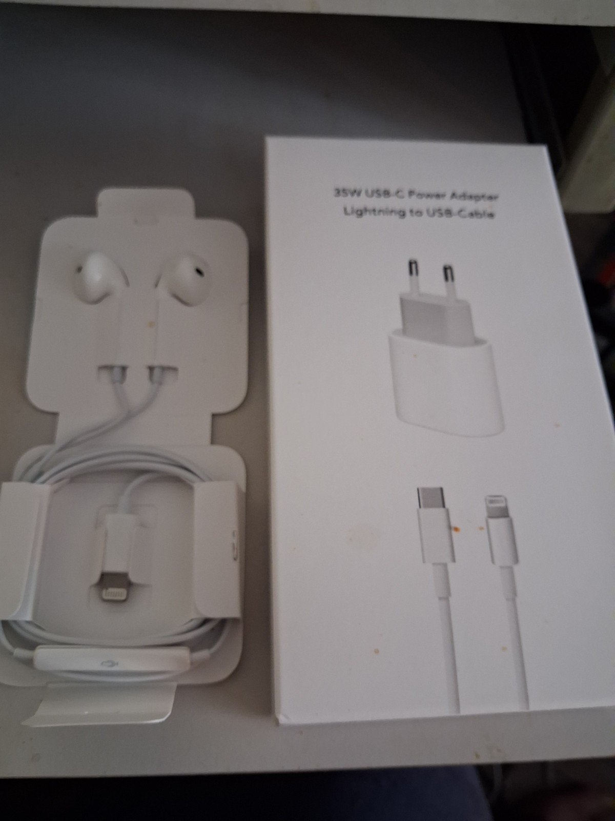 Apple EarPods met Lightning-connector en 35W USB-C Adapter, Ophalen of Verzenden, Nieuw, Overige merken