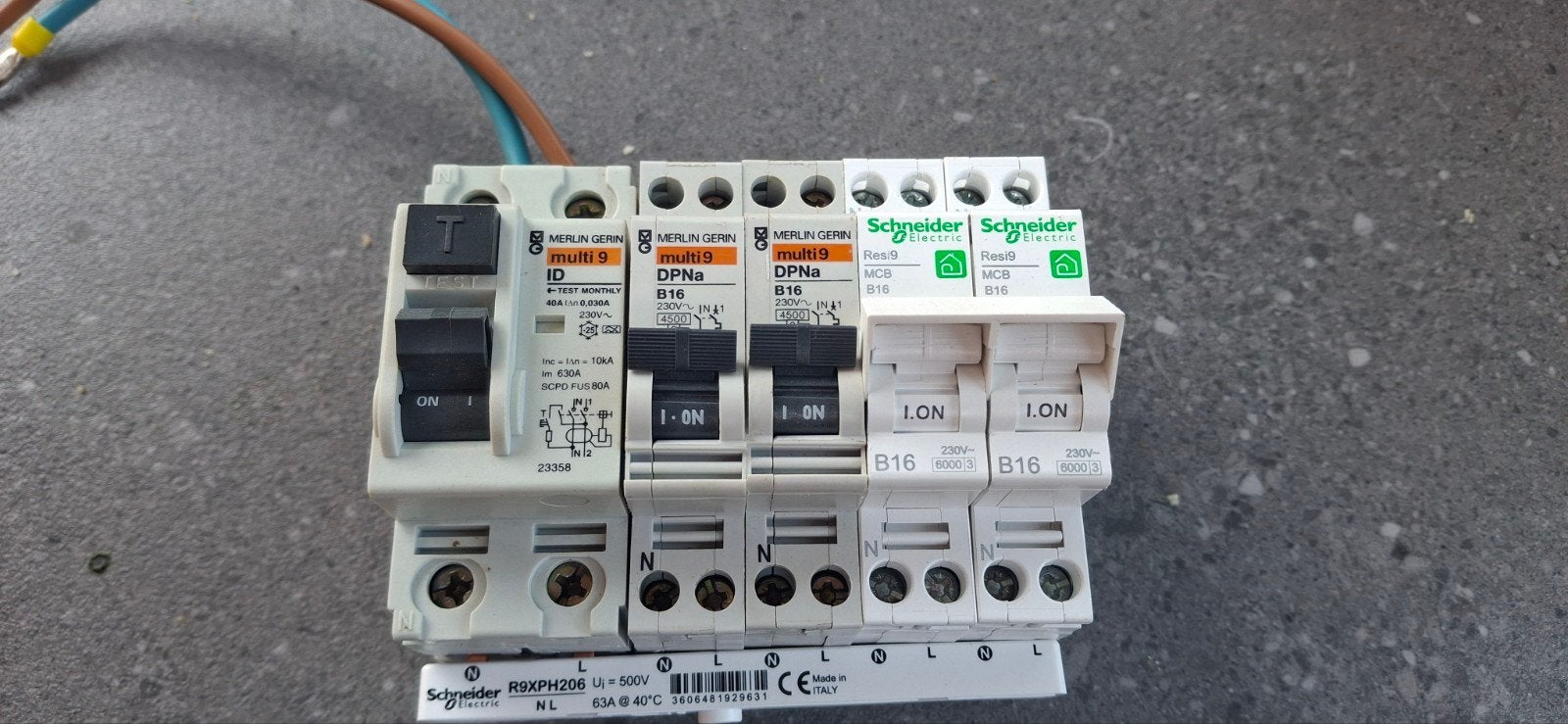 aardlekschakelaar met B16 automaat en fornuisgroep, Ophalen of Verzenden, Zo goed als nieuw, Schneider Electric, Installatieautomaat