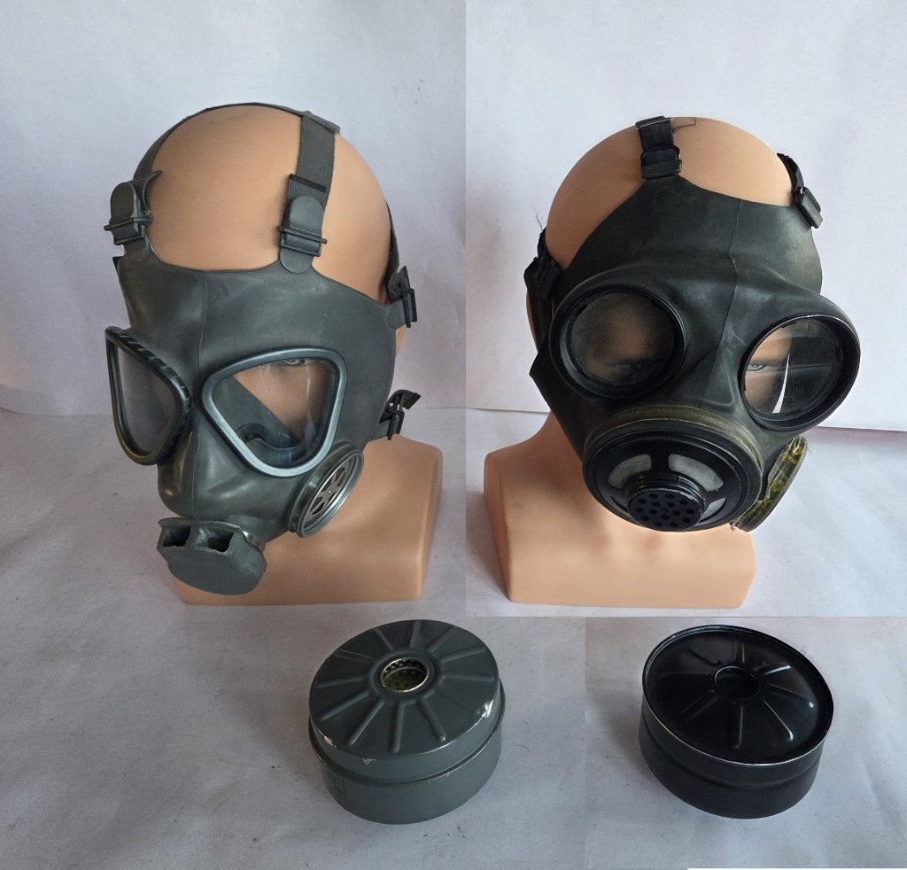 2 Gasmaskers en 2 filters, Verzamelen, Militaria | Algemeen, Ophalen of Verzenden, Landmacht, Nederland, Overige typen