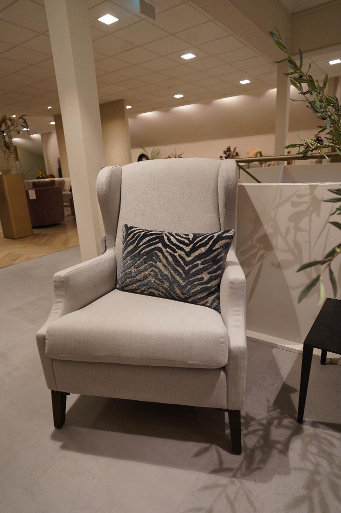 Stijlvolle Oorfauteuil Quat, Ophalen, 125 tot 150 cm, Nieuw, 100 tot 125 cm