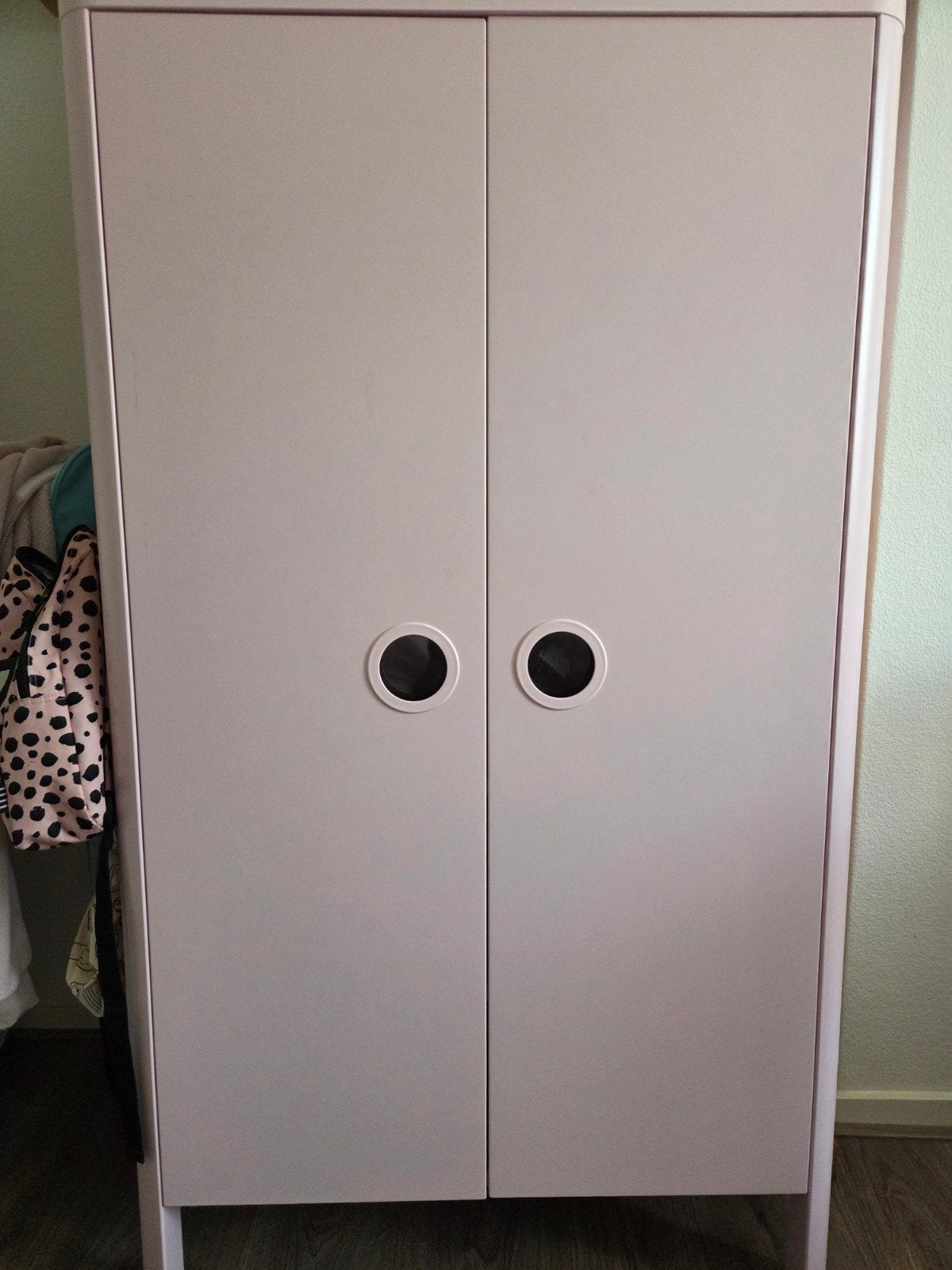 Ikea Busunge kledingkast roze met hang- en legplanken, Ophalen, Met deur(en), 100 tot 150 cm, 50 tot 100 cm