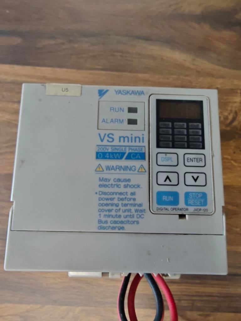 Yaskawa VS mini Frequentie Regelaar 0.4kW, Hobby en Vrije tijd, Elektronica-componenten, Ophalen of Verzenden