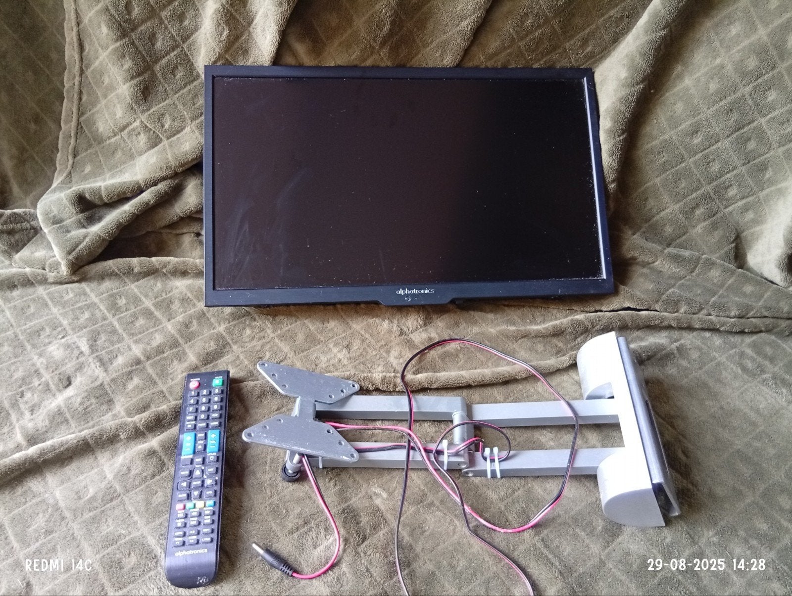 Alphatronics SL-22 DSBAI+ TV met afstandsbediening, 50 Hz, Zo goed als nieuw, Minder dan 40 cm, Ophalen