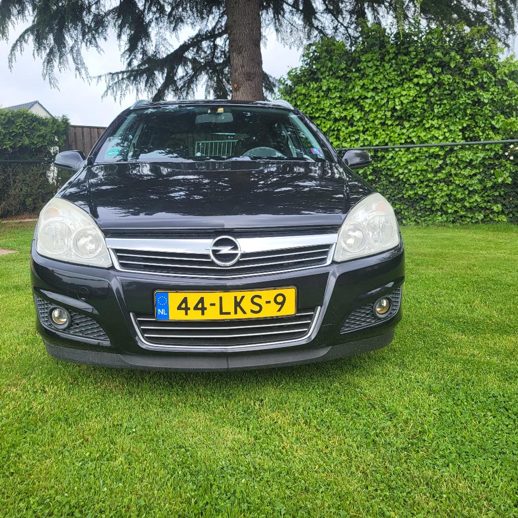 Opel Astra 1.6 16V 85KW St.wgn. 2010 Zwart, Voorwielaandrijving, 657 kg, Zwart, 4 cilinders