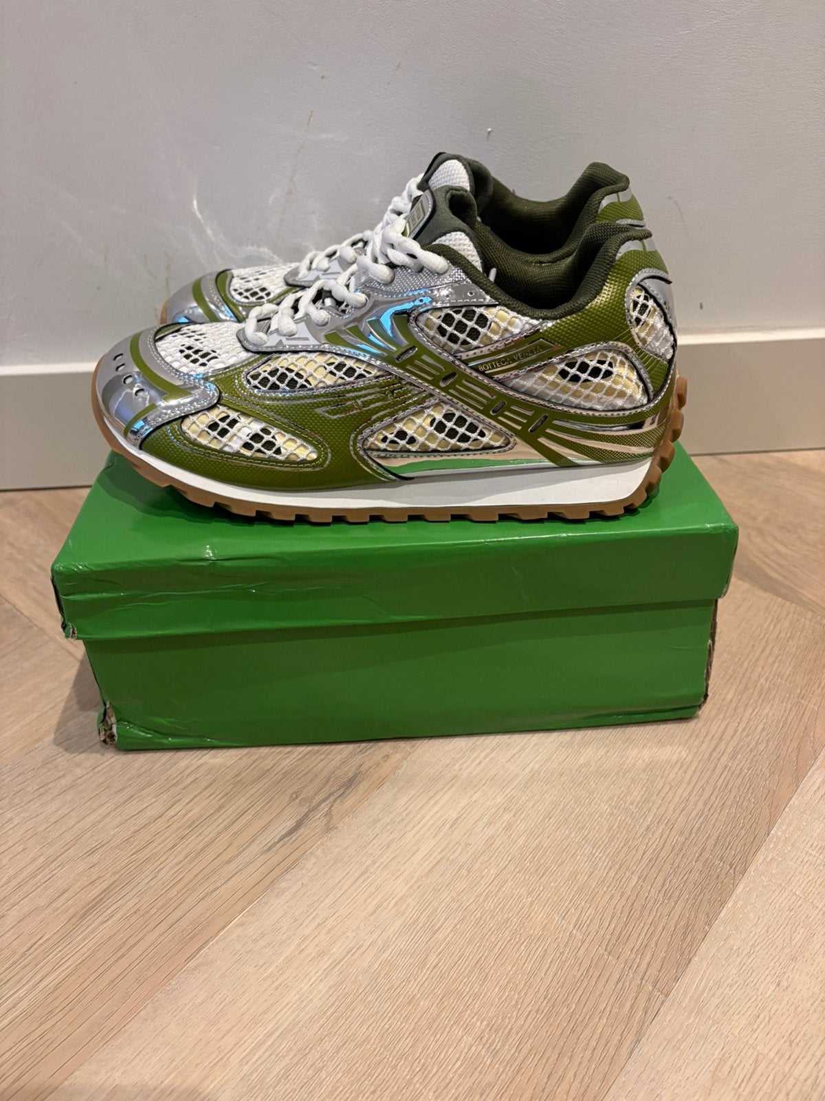 Bottega veneta green, Overige kleuren, Nieuw, Ophalen of Verzenden, Sneakers of Gympen
