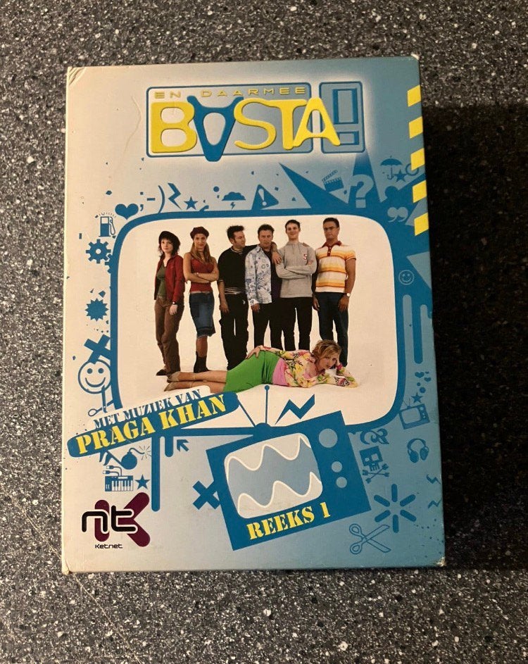 En Daarmee Basta - Seizoen 1 (3 Dvd Box) Ketnet, Alle leeftijden, Ophalen of Verzenden, Zo goed als nieuw, Komedie