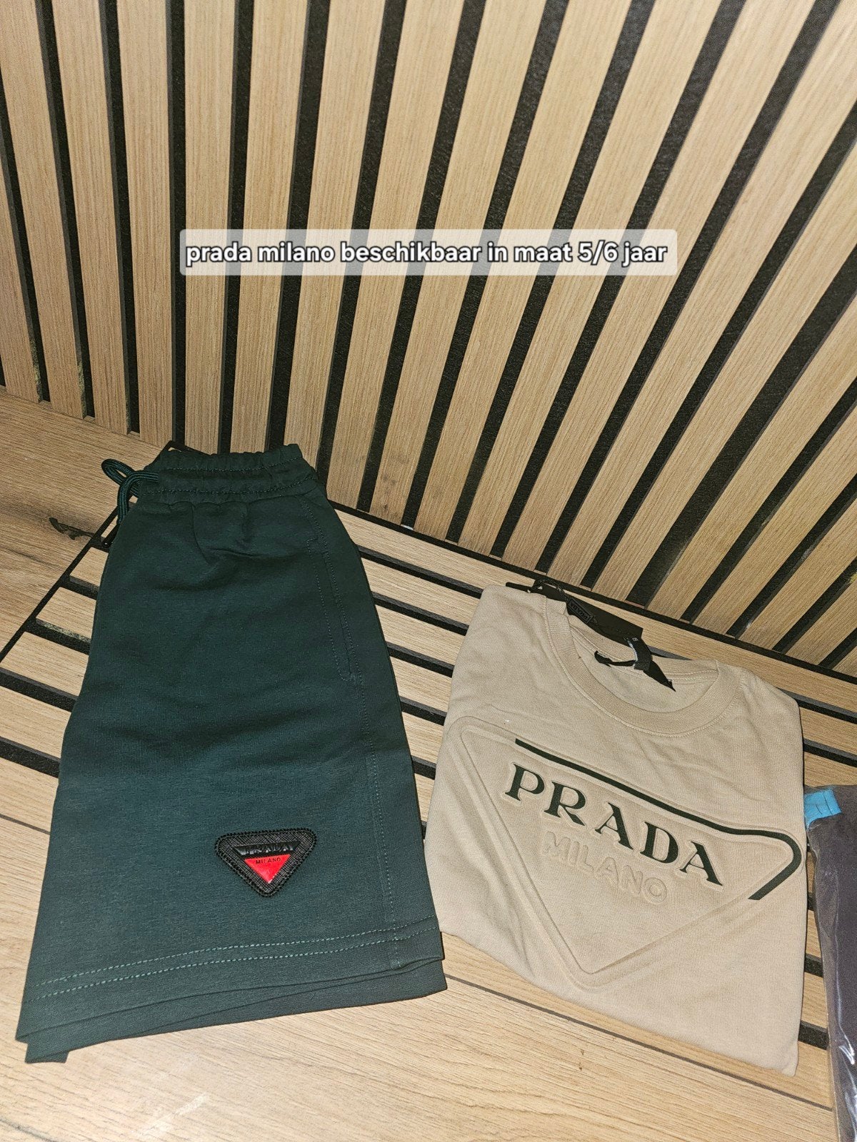 Prada Milano set voor kinderen (5/6 jaar), Kinderen en Baby's, Kinderkleding | Overige, Ophalen of Verzenden, Nieuw, Prada Milano