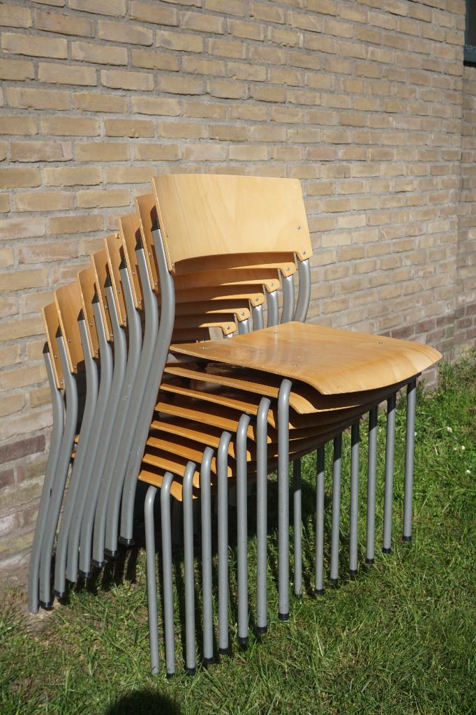 Houten stoelen kantinestoelen schoolstoelen, Ophalen, Gebruikt, Bruin, Vijf, Zes of meer stoelen