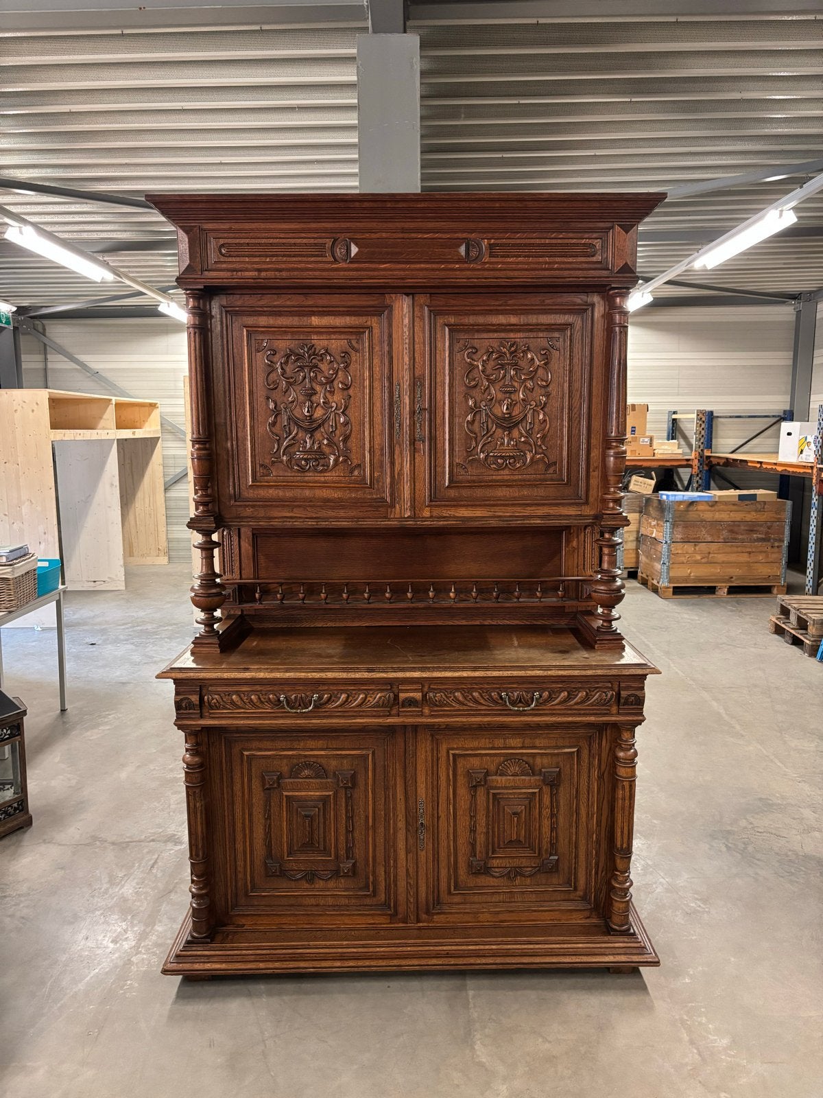 Antiek Dressoir / Buffetkast met Rijk Snijwerk, Ophalen