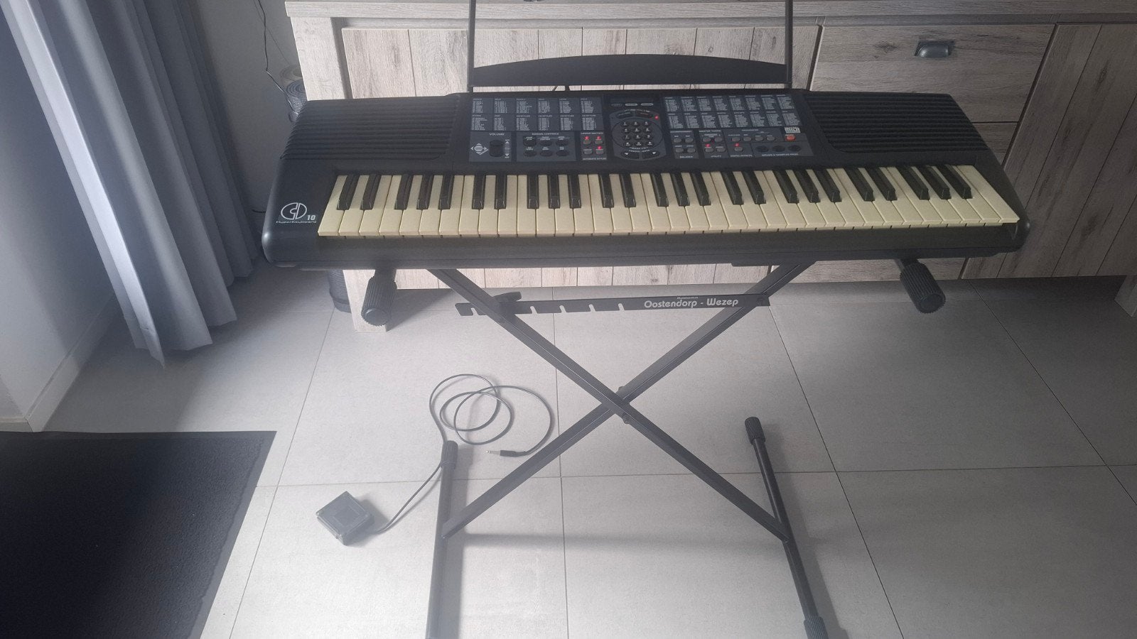 General Music keyboard met standaard, Muziek en Instrumenten, Keyboards, Ophalen, Midi-aansluiting, Gem, 61 toetsen
