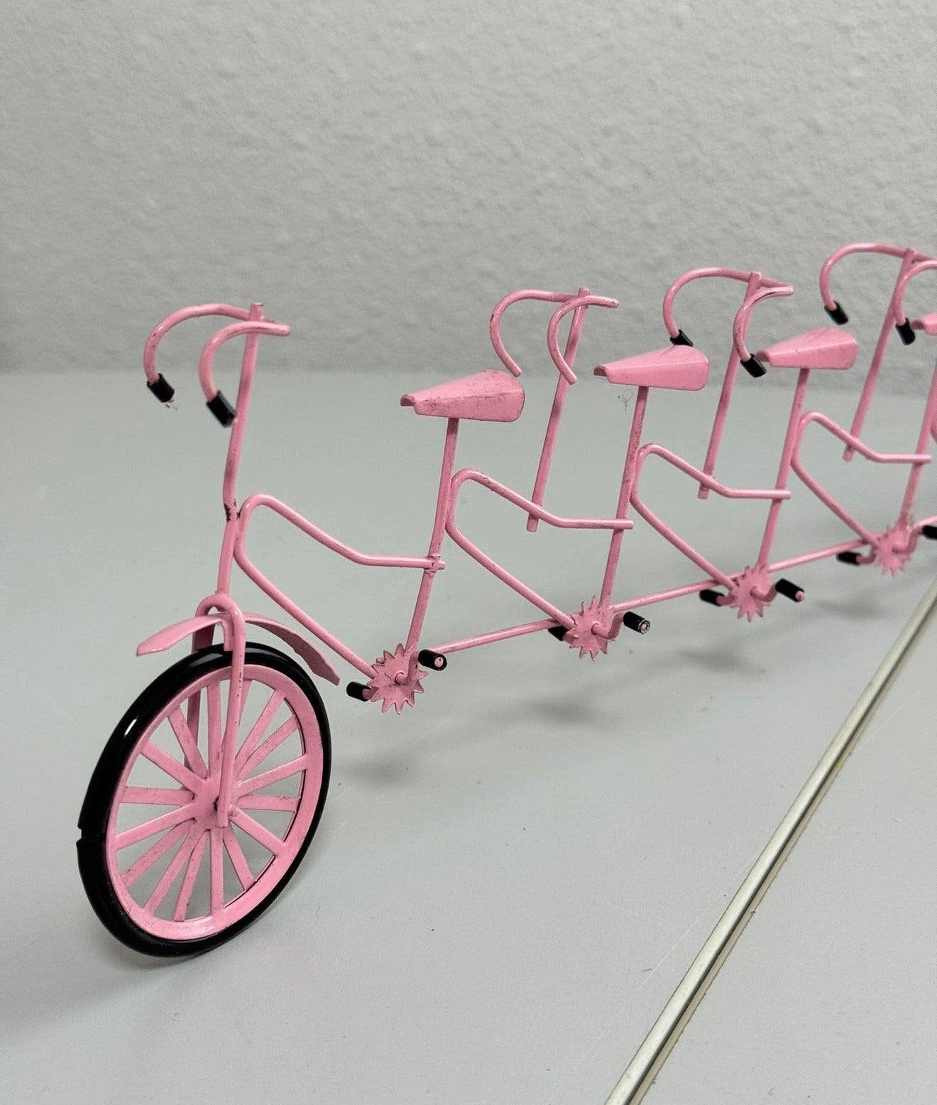 Zeldzaam Antiek 1960 Tandem roze 6-persoons Miniatuur fiets, Ophalen of Verzenden, Roze, Handgemaakt
