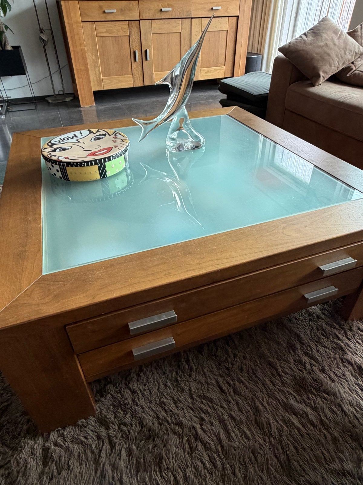 Notenhout: Dressoir, Vitrinekast, Hoektafel en Salontafel, Huis en Inrichting, Ophalen, Notenhout, Zo goed als nieuw, 200 cm of meer