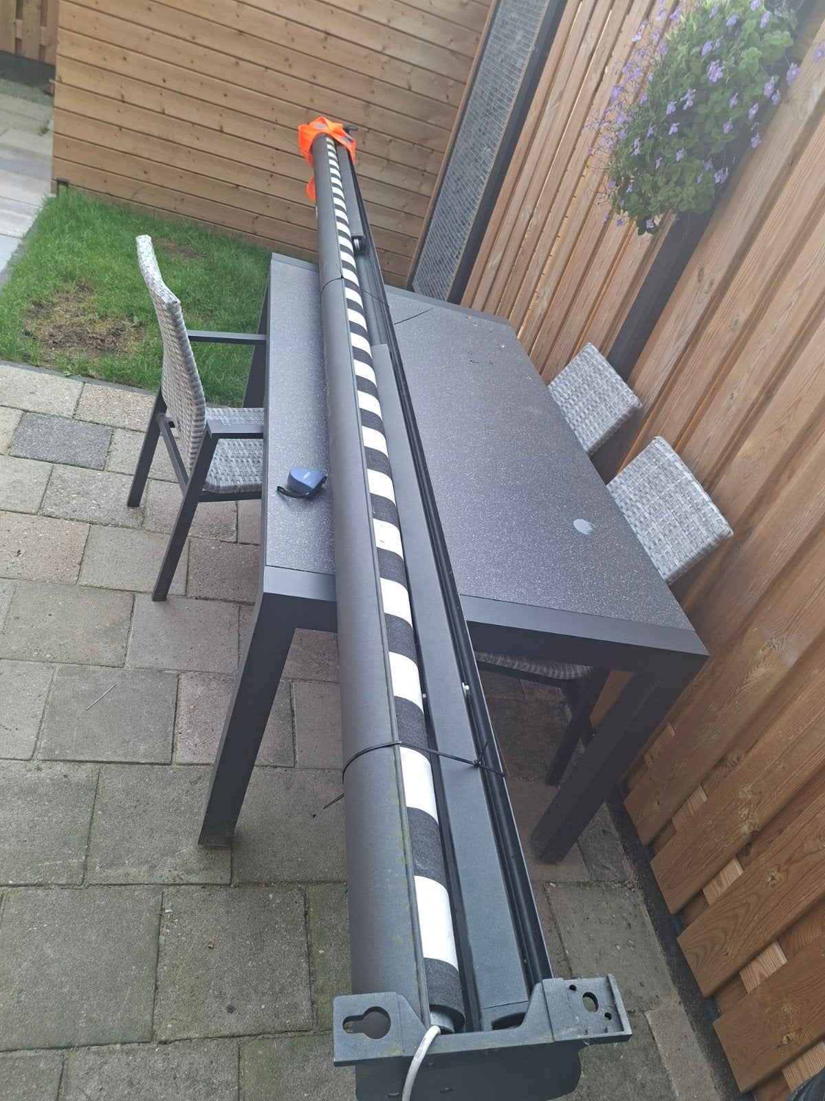 knikarm zonnescherm