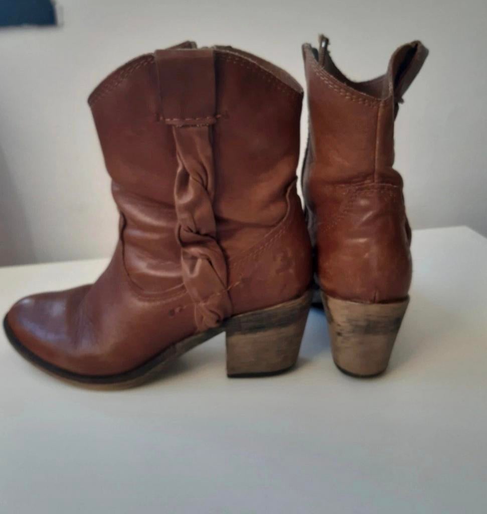 Bijna gratis leren cowboy/ibizastyle laarsjes Bullboxe, Kleding | Dames, Bruin, Lage of Enkellaarzen, Ophalen of Verzenden, Gedragen