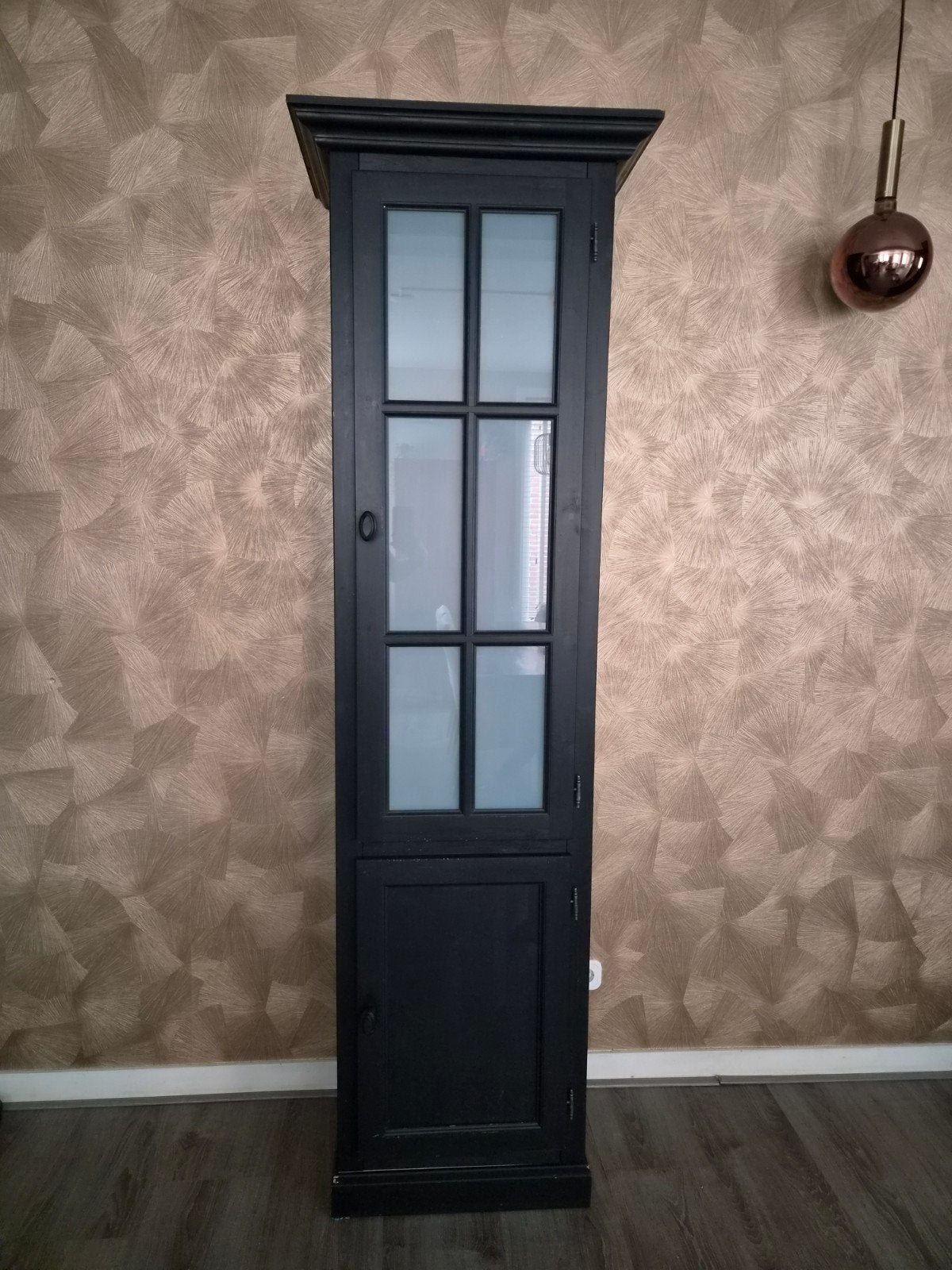 Zwarte vitrine/opberg kast, Huis en Inrichting, Kasten | Vitrinekasten, Ophalen, 200 cm of meer, 50 tot 100 cm, Glas