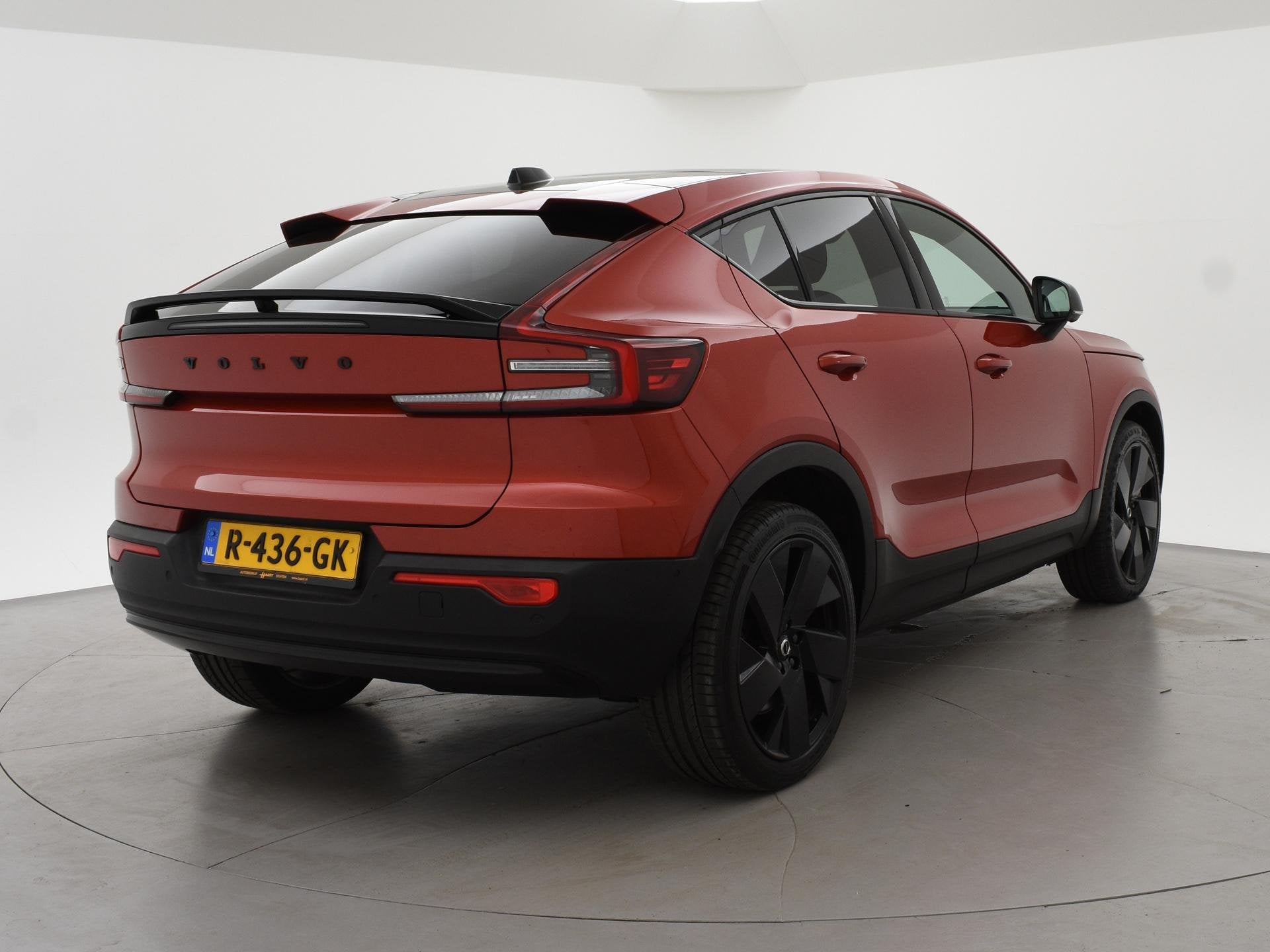 Volvo C40 RECHARGE ULTIMATE 69 kWh + 20 INCH | PANORAMA | 36, Gebruikt, Overige kleuren, 420 min, 90 €/maand