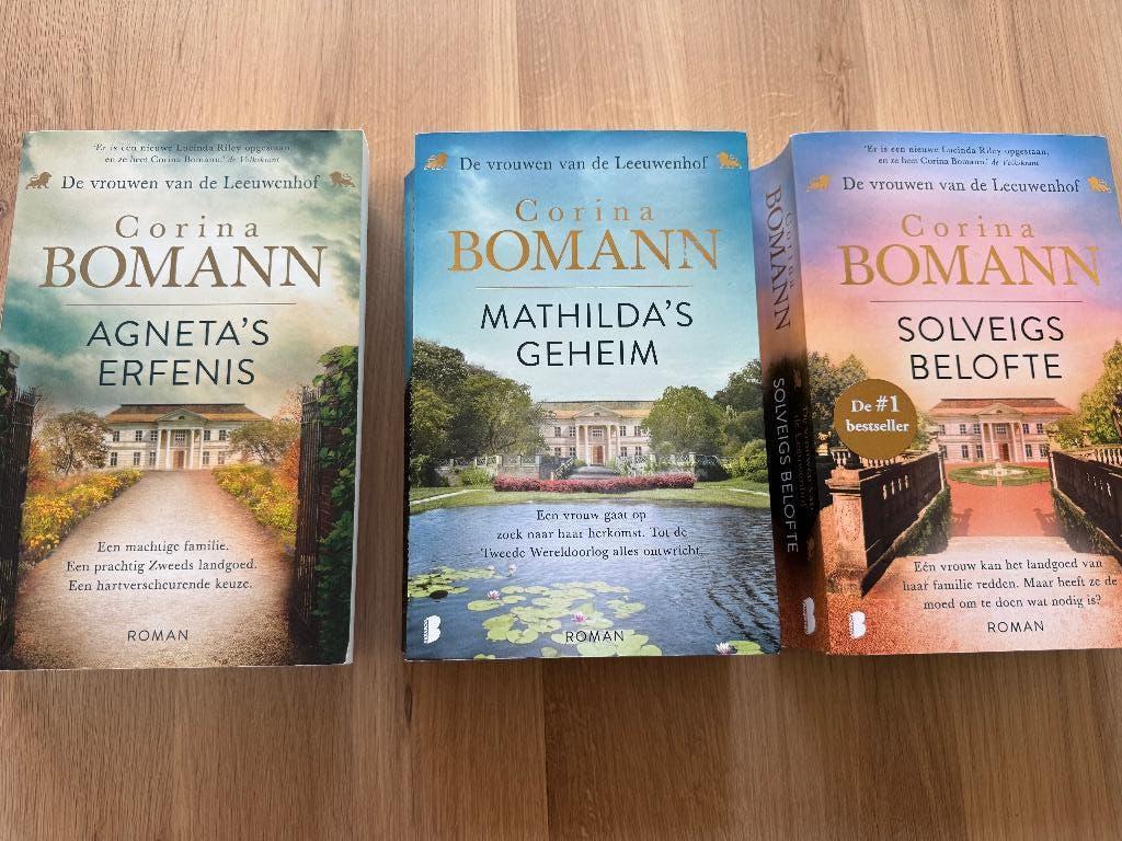 De vrouwen van de Leeuwenhof 3 boeken, Ophalen of Verzenden, Zo goed als nieuw, Corina Bomann