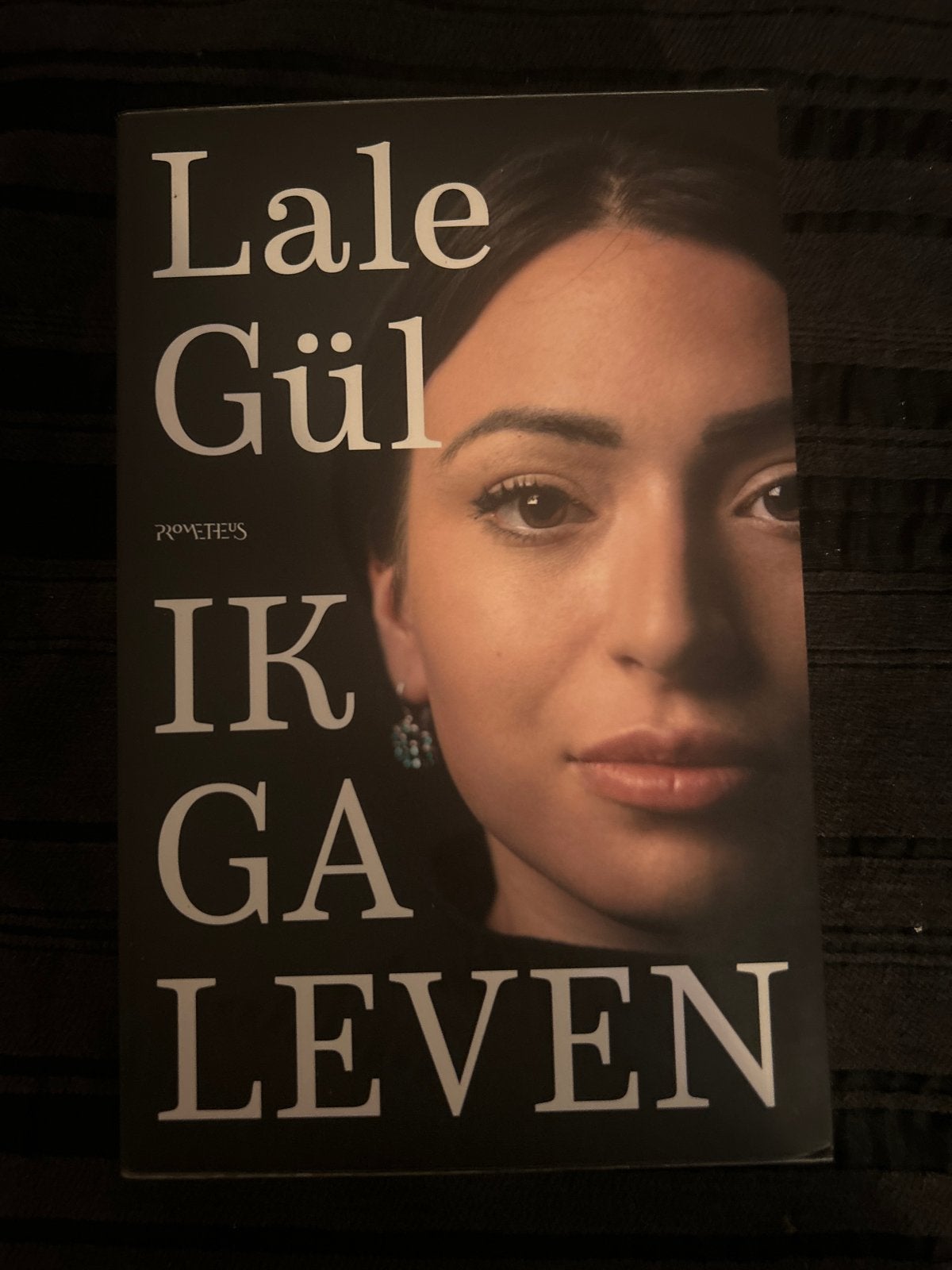 IK GA LEVEN - Lale Gül (Roman), Ophalen of Verzenden, Gelezen, Nederland