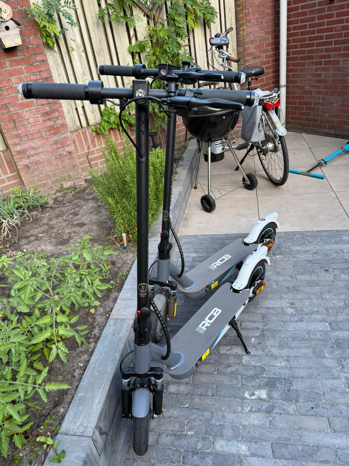 2 elektrische stepen allen een weekje gekocht., 1 kruk, Ophalen, 60 tot 90 cm