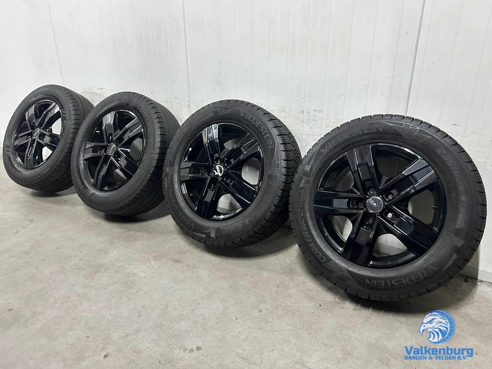 7mm! VW Crafter MAN TGE 17 inch zwarte velgen TPMS 5x120 All
