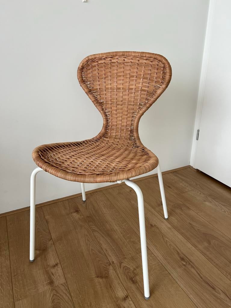 Ikea stoel van riet en metaal, Wit, Riet of Rotan, Ophalen of Verzenden, Zo goed als nieuw