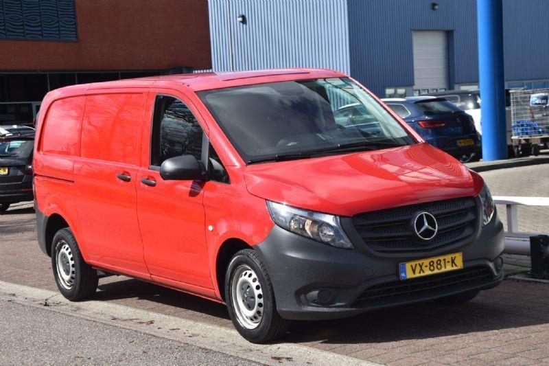 Mercedes-Benz Vito 109 CDI Functional Lang Airco Pdc Btw + I, Auto's, Euro 5, Stof, Gebruikt, Zwart