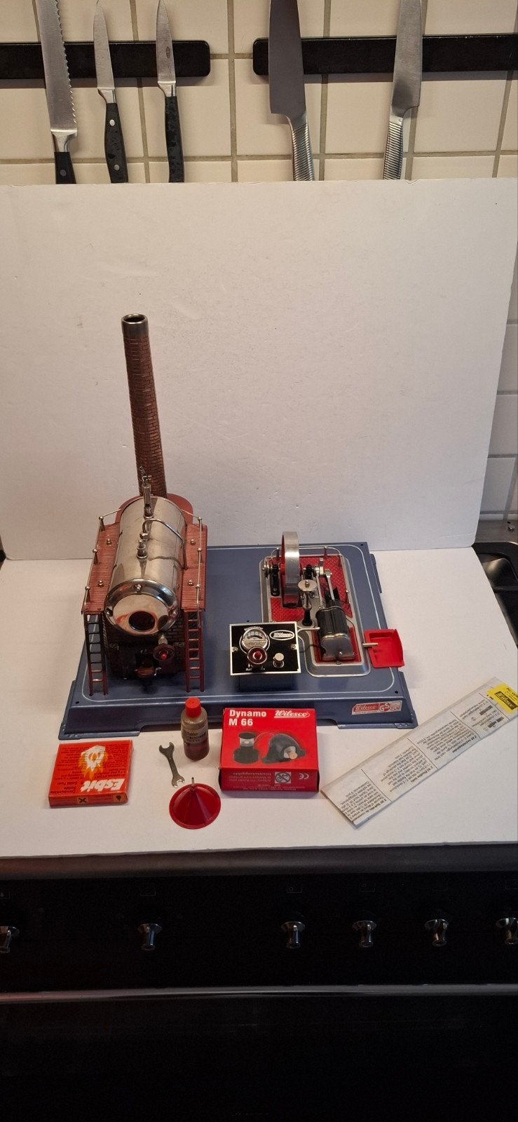 Wilesco D24 Stoommachine met Dynamo M66 en accessoires, Antiek en Kunst, Verzenden