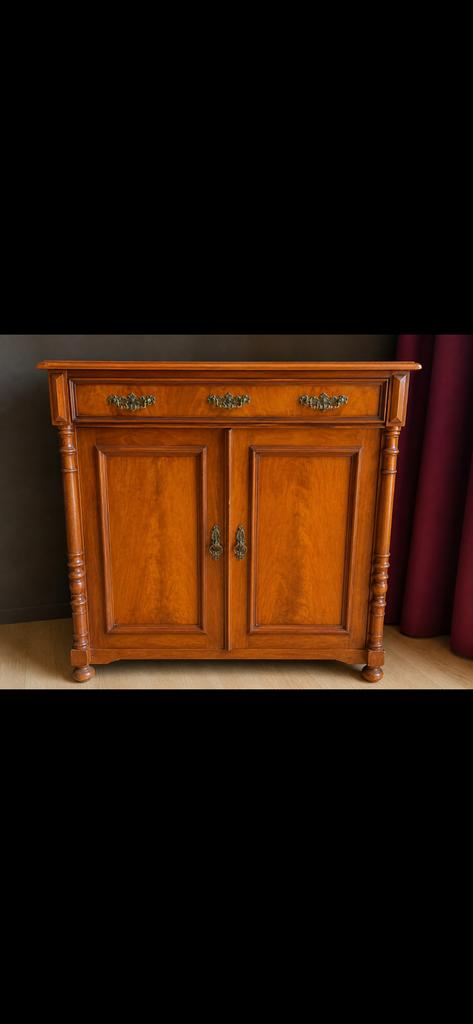 Klassiek kersenhouten kastje in Louis XV / neo-barok stijl, Ophalen
