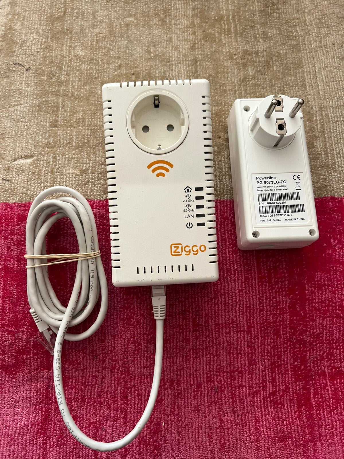 Ziggo Powerline Adapters (2 stuks) met wifi-extender, Ophalen of Verzenden, Gebruikt
