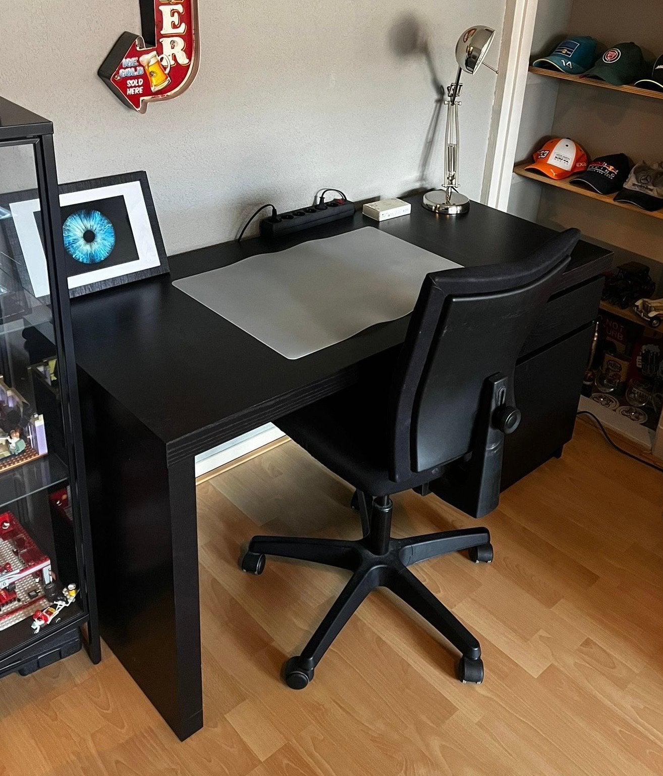 IKEA Bureau met stoel - kleine beschadiging, Ophalen, Zwart, Gebruikt, Spaanplaat of MDF