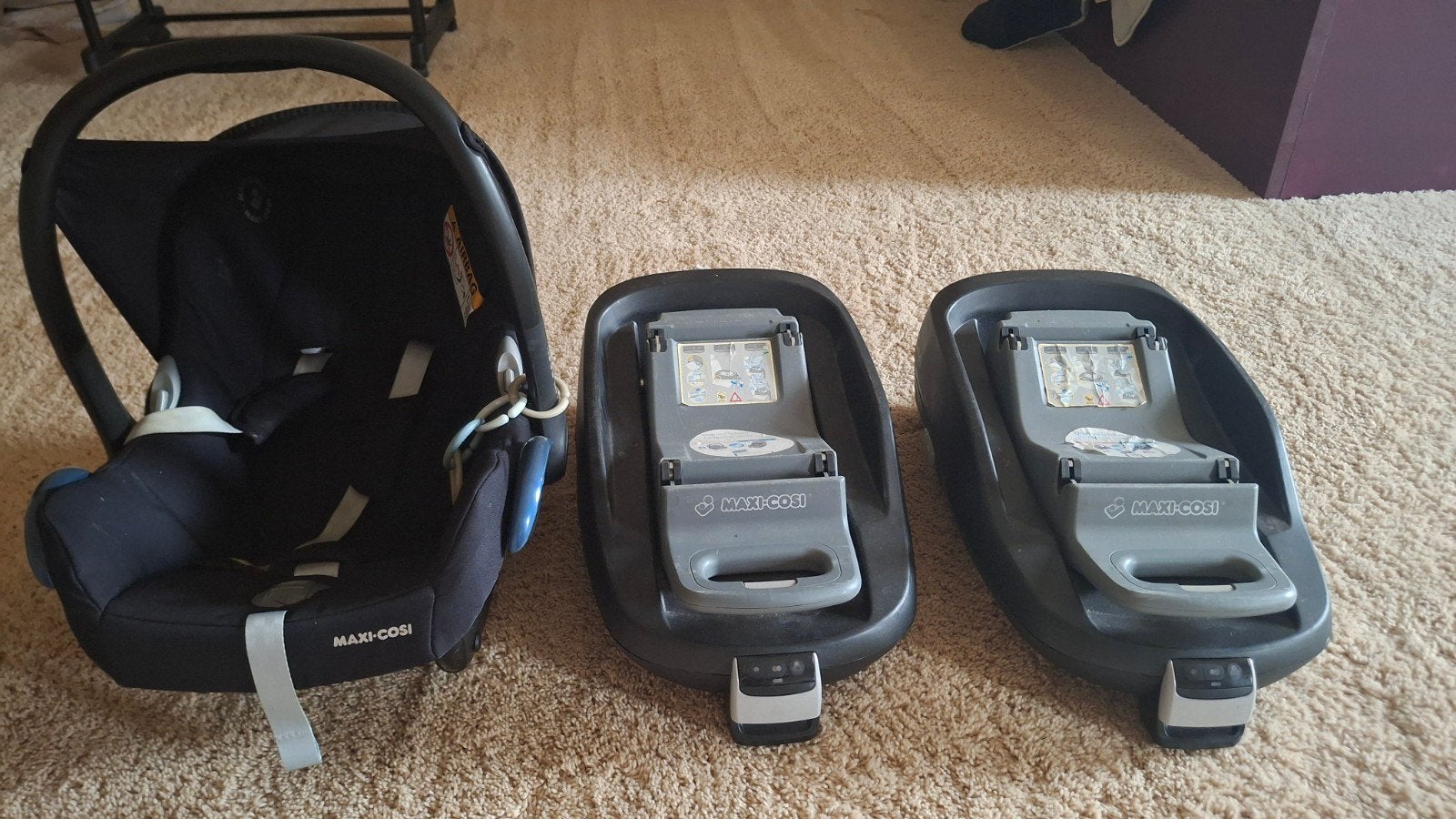 2 Maxi-Cosi FamilyFix Isofix Bases en bijpassende Maxi-Cosi, Ophalen, 9 t/m 18 kg, Maxi-Cosi, Isofix