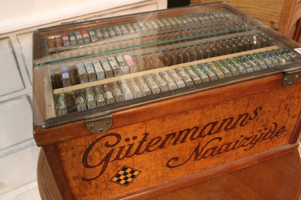 Gutermann naaizijde kist, Antiek en Kunst, Curiosa en Brocante, Ophalen