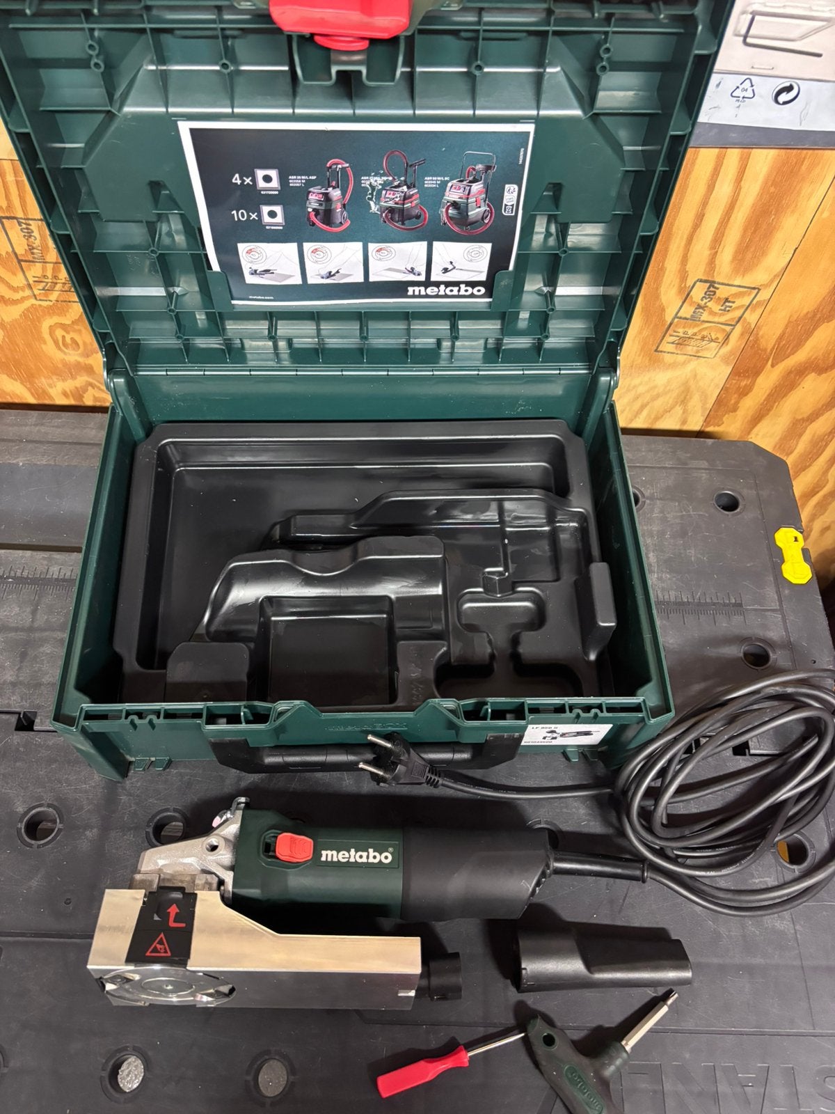 Metabo LF 850 S Lakfrees in MetaBox - 850W - 0,3mm, Ophalen of Verzenden, Zo goed als nieuw, Elektrisch
