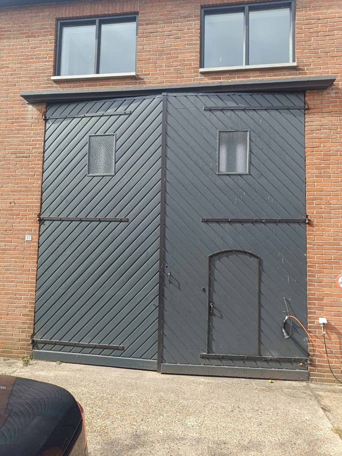 Grote houten schuurdeur met loopdeur en ramen 4m x 4m, Ophalen, Gebruikt, Garagedeur, Hout