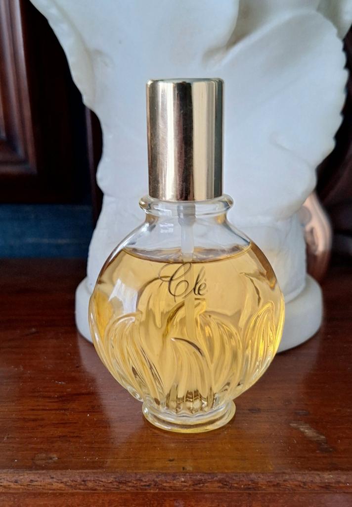 Yves Rocher eau de toilette spray.Type Clea 75 ml = 60 ml., Ophalen of Verzenden, Zo goed als nieuw, Parfumfles