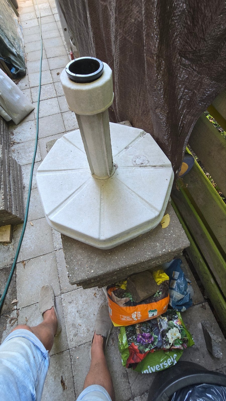 Zware betonnen parasol voet op wielen, Tuin en Terras, Parasols, Ophalen, Gebruikt, Minder dan 1 meter, Parasolvoet