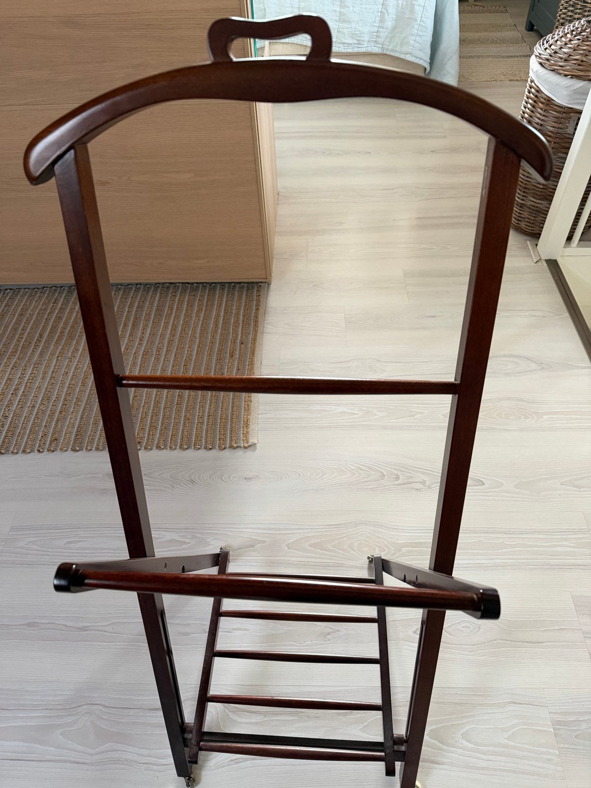 Vintage houten kledingrek / valet stand, Ophalen, Zo goed als nieuw, Bruin, Vintage