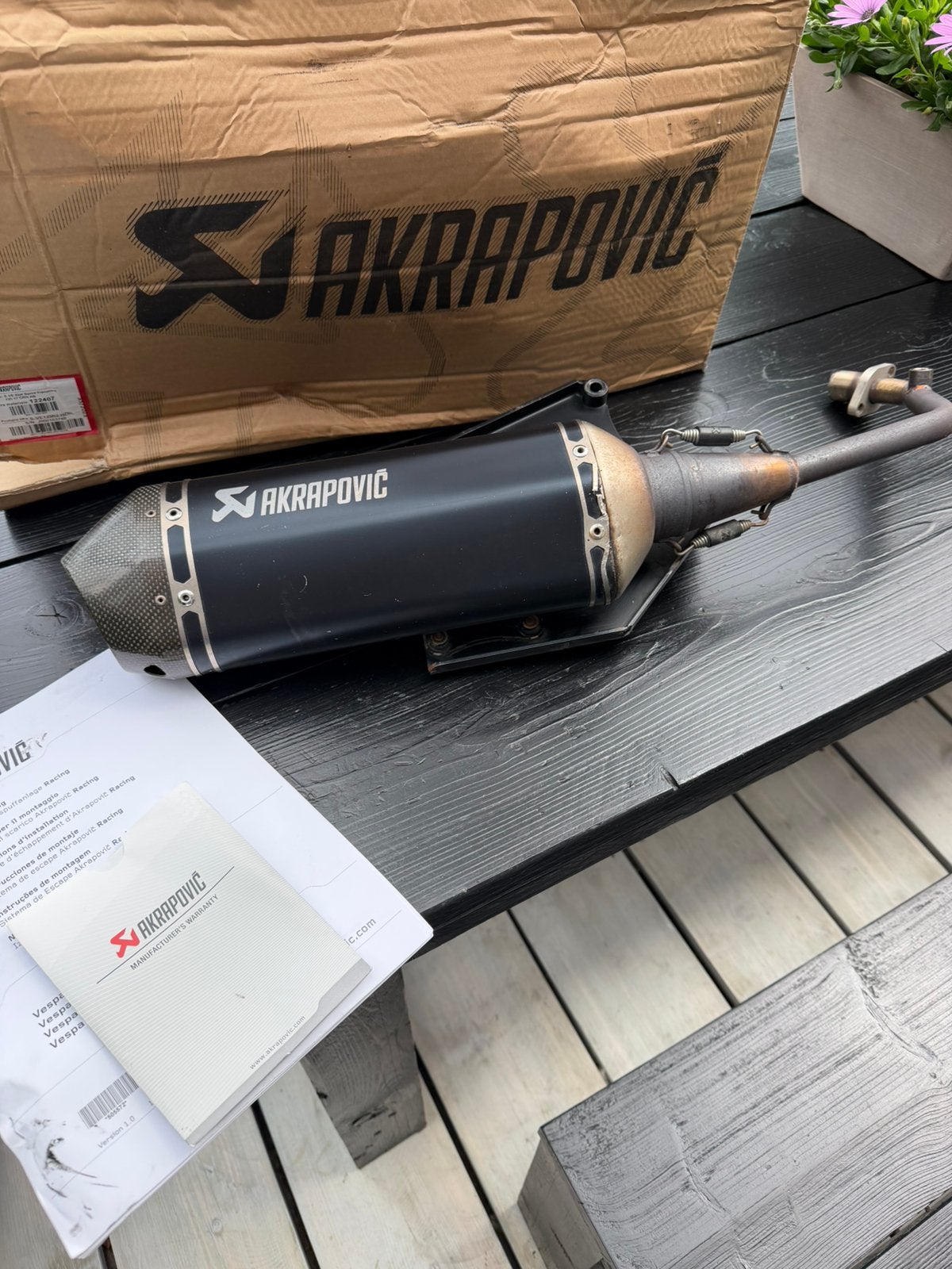 Akrapovic uitlaat Vespa Sprint E5, Fietsen en Brommers, Ophalen, Gebruikt