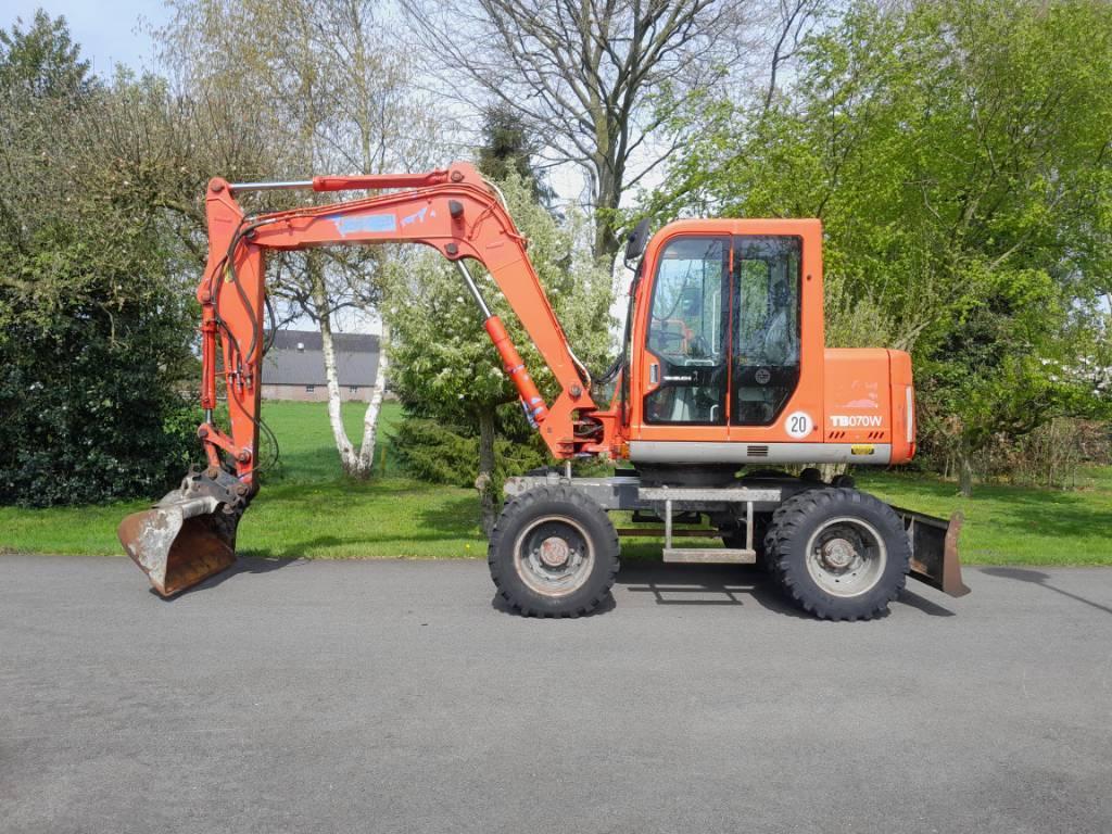 Takeuchi TB070 mobiele kraan graafmachine NL kenteken, Graafmachine