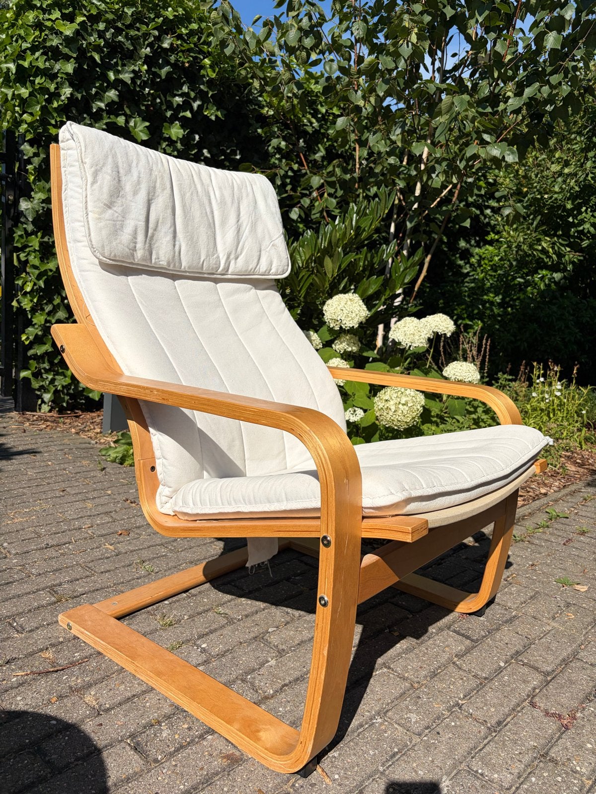 IKEA POÄNG Schommelstoel met witte kussens, Huis en Inrichting, Stoelen, Ophalen, Gebruikt, Wit, Eén