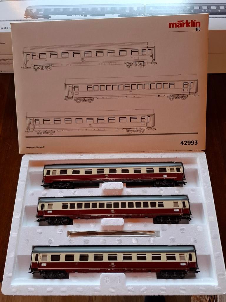 Mooie tee personen wagons set 42993, Wisselstroom, Wagon, Ophalen of Verzenden, Zo goed als nieuw