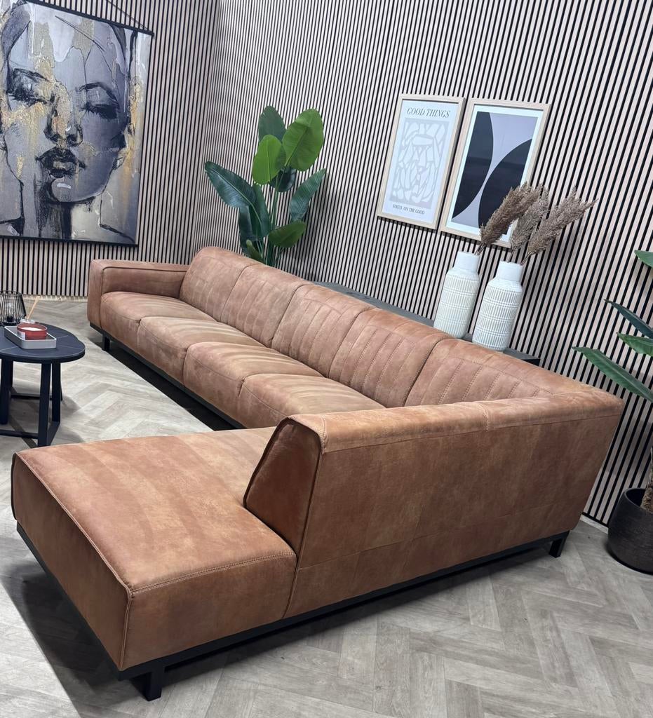 ZGAN De Bommel Cognac Hoekbank Microleer - 360 x 230, Huis en Inrichting, Banken | Bankstellen, -, -, Hoekbank, 300 cm of meer